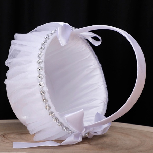 White Flower Girl Basket with Silver Details. NWT - Picture 2 of 5